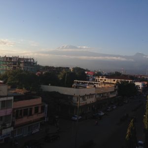 Da ist er dann endlich zu sehen gewesen: der Kilimanjaro!!