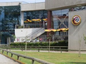 Die Terrasse der Mensa