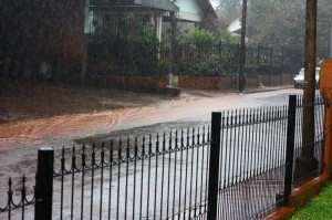 Straße vor meinem Haus während eines anderen Gewitters