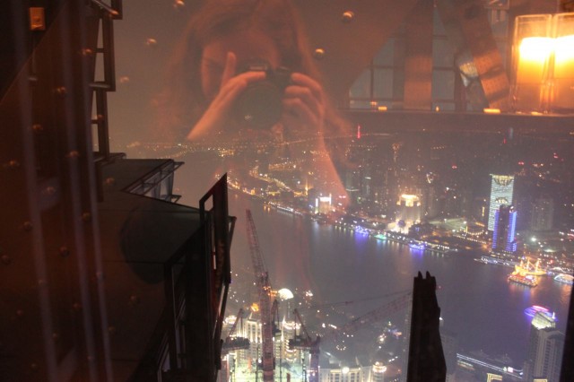 Blick vom Jin Mao Tower auf das nächtliche Shanghai