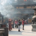 Buddhistische Riten im Long Hua Tempel in Shanghai