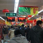 Überlaufener Supermarkt kurz vor dem chinesischen Neujahrsfest