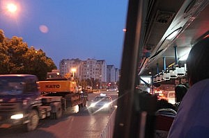 Mit dem Bus durch die Nacht