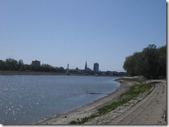 Blick auf die Stadt vom Fluss Drava